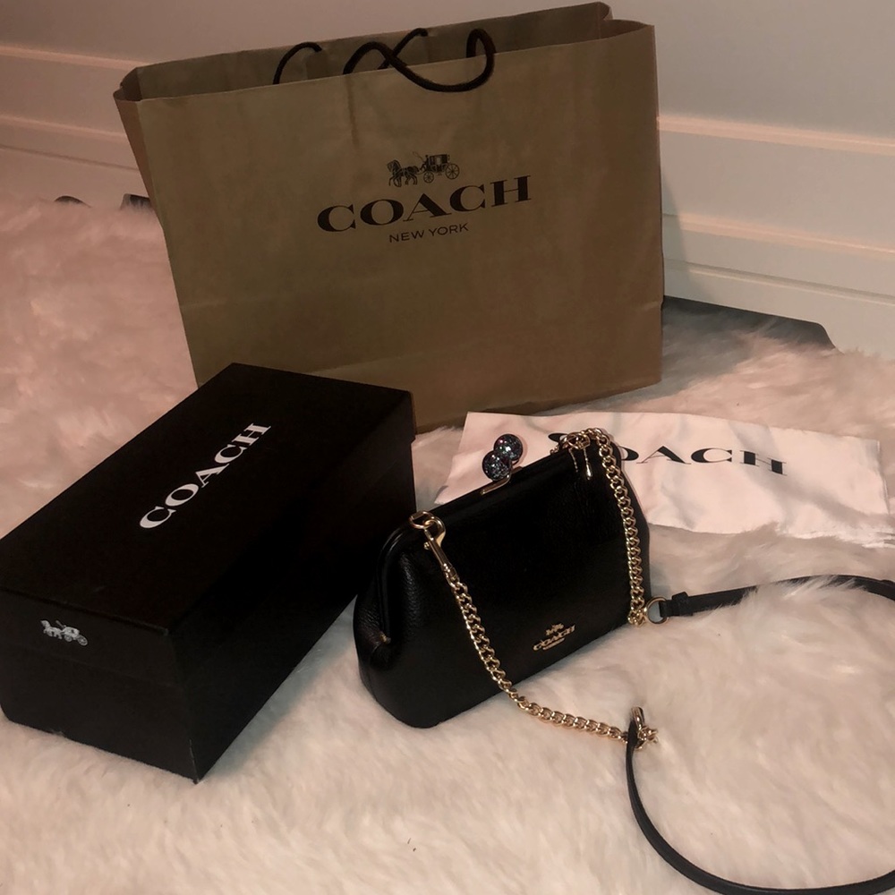 Coach kisslock purse 👛